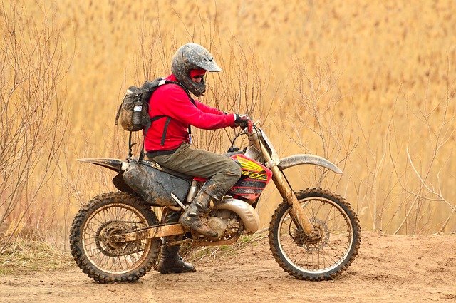 Quels sont les équipements indispensables pour faire du motocross?